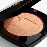 Maquillaje-Iluminadores-POLVOS-ILUMINADORES-EN-FORMATO-MAXI