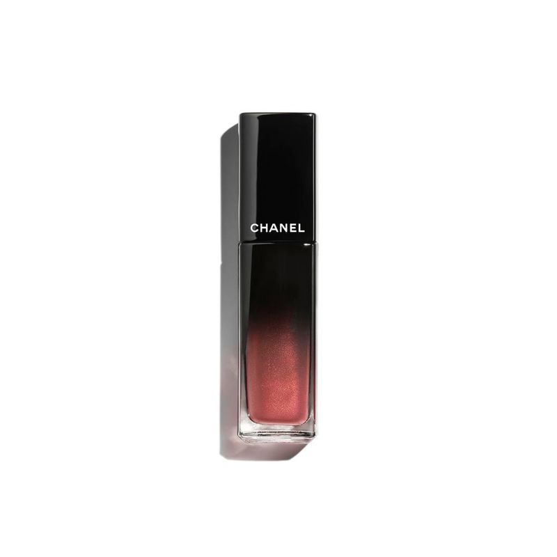 Maquillaje-Barras-de-labios-liquidas-LA-BARRA-DE-LABIOS-LIQUIDA-BRILLANTE-DE-LARGA-DURACION
