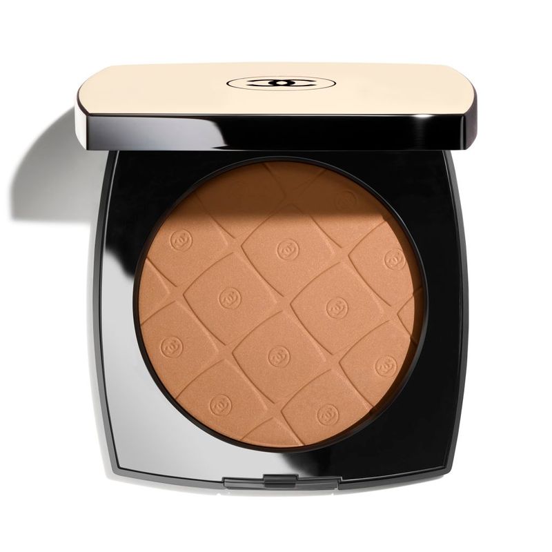 Maquillaje-Iluminadores-LES-BEIGES-MAXI-POUDRE-BELLE-MINE-ENSOLEILLEE-POLVOS-EFECTO-BUENA-CARA-NATURAL-EFECTO-BRONCEADO-ROSTRO-Y-CUERPO-UNBATH-DEEP