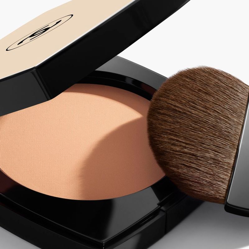 Maquillaje-Los-polvos-LES-BEIGES-POLVOS-LES-BEIGES-POLVOSPOLVOS-EFECTO-SALUDABLE-NATURAL